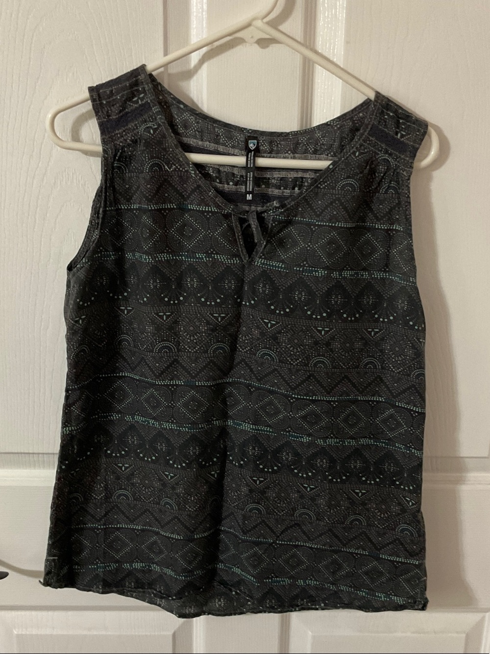Kuhl Black Sleeveless Cotton and Silk Tank with Teal Pattern